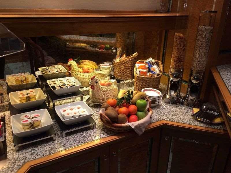Christophe Colomb Luxembourg Restoran gambar